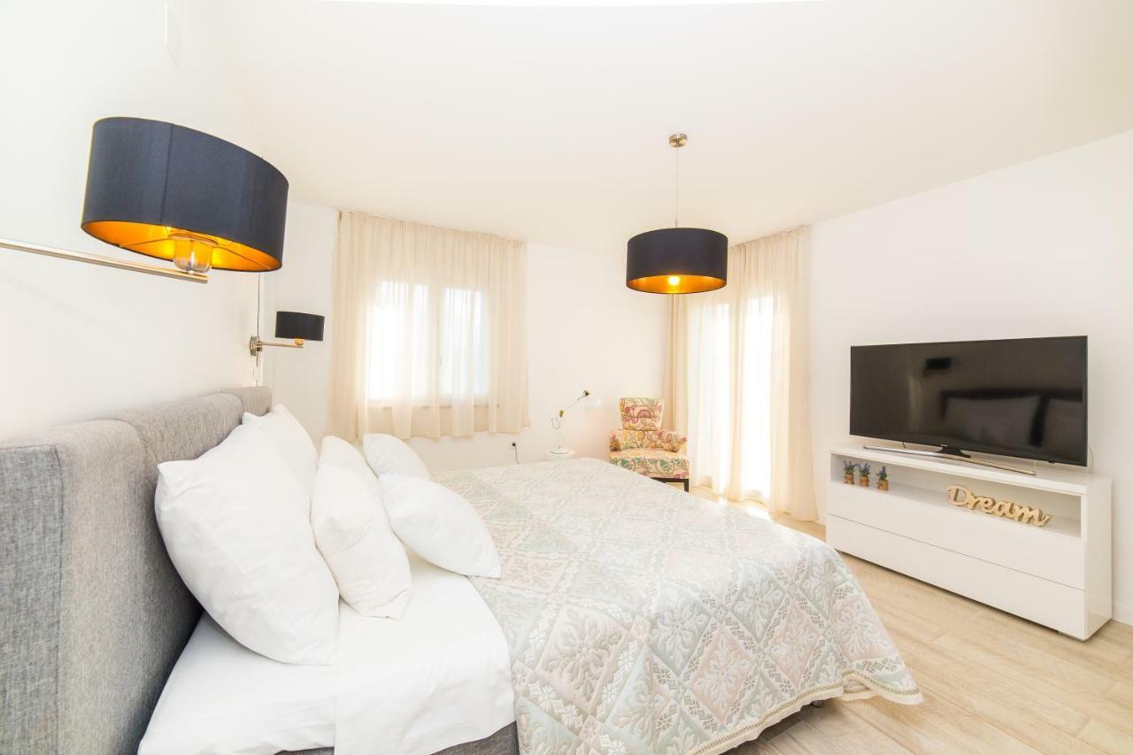Villa Eni Primošten Exteriör bild